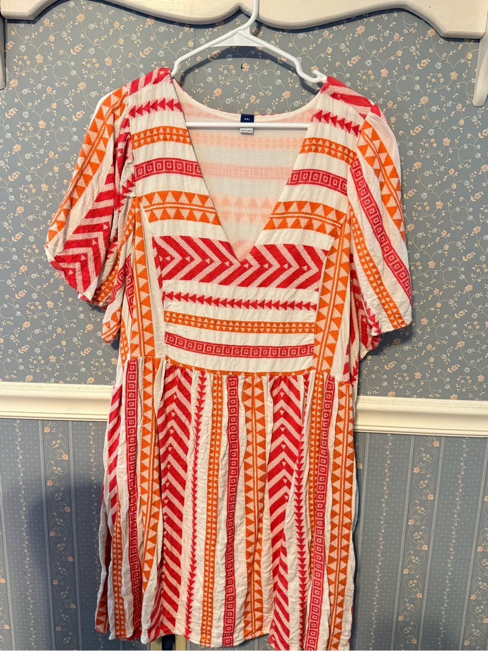 Old Navy plus Women’s V-Neck Short Sleeve Print Dress in Red & Orange